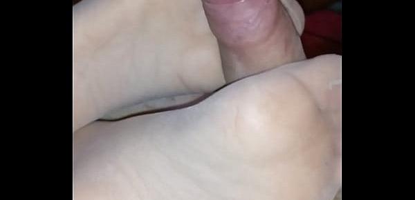  homemade footjob with super thin stockings and cumshot